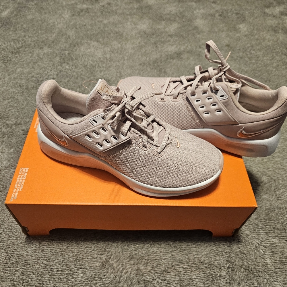 Comfortable, beautiful color.